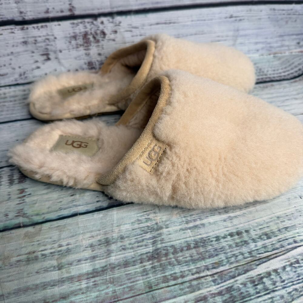 UGG Coquette Slippers Women's Size 8 Natural Cream Sheepskin Suede House Shoes